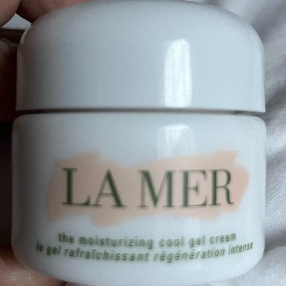 The Moisturizing Cool Gel Cream 1fl oz.